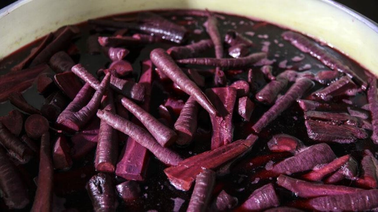 Adanalı şalgamcılar festival için stoklarını artırdı