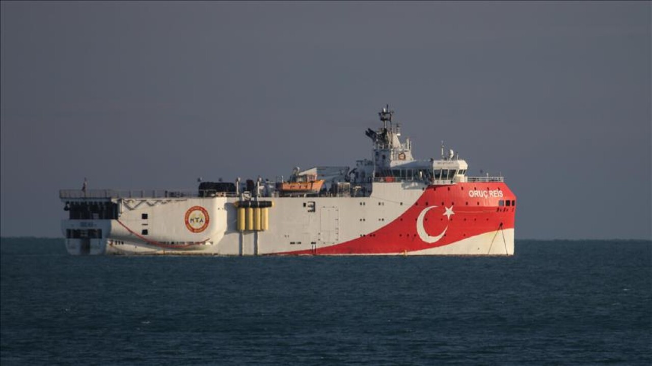 Oruç Reis, Süveyş Kanalı'nı geçti