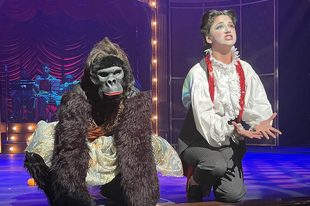 Trabzon Devlet Tiyatrosu perdelerini açtı