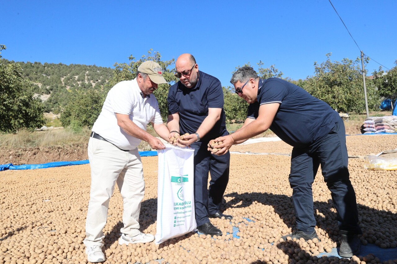 Dulkadiroğlu Belediyesi'nden çiftçilere büyük destek