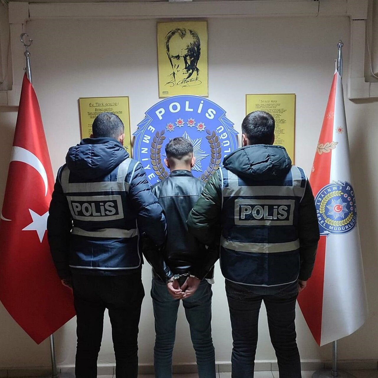 Ardahan'da 15 suç kaydı bulunan şüpheli yakalandı