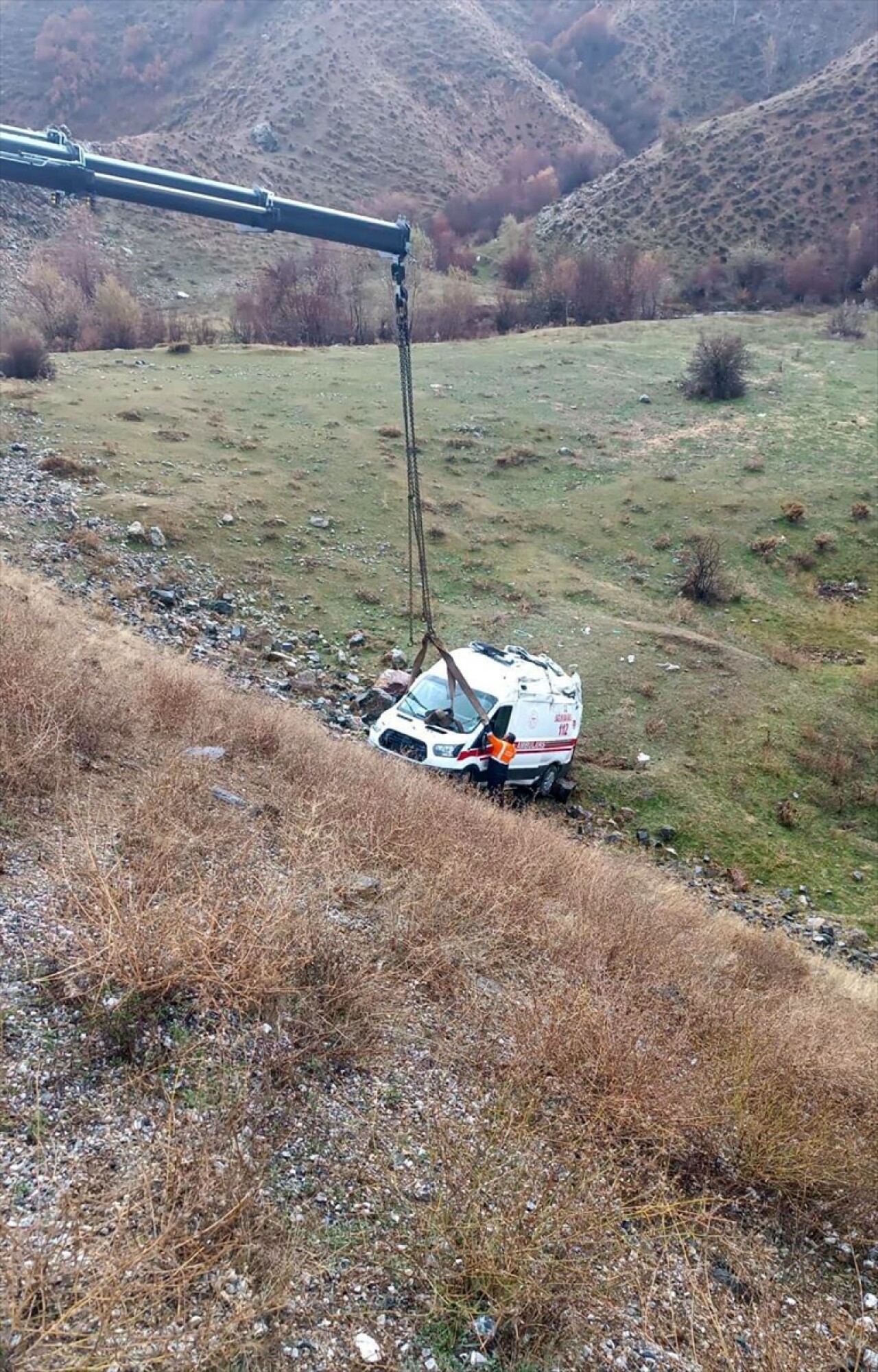 Bitlis'te trafik kazasında 3'ü sağlık personeli 11 kişi yaralandı