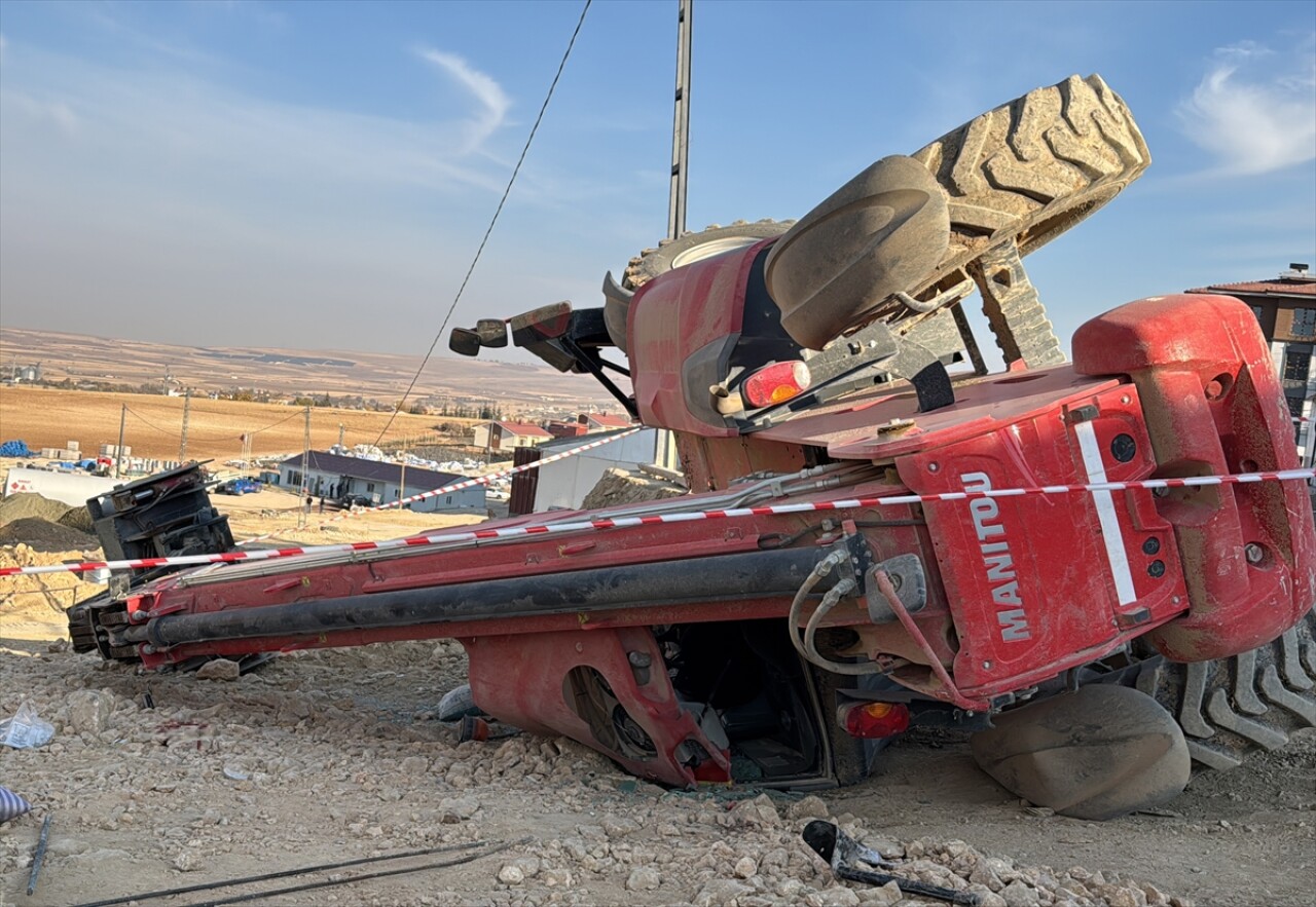 Elazığ'da teleskopik yükleyicinin devrilmesi sonucu 2 çocuk öldü