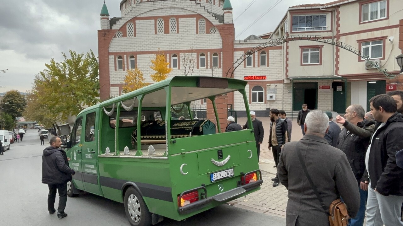 İETT otobüsünün çarpması sonucu ölen çocuğun cenazesi defnedildi