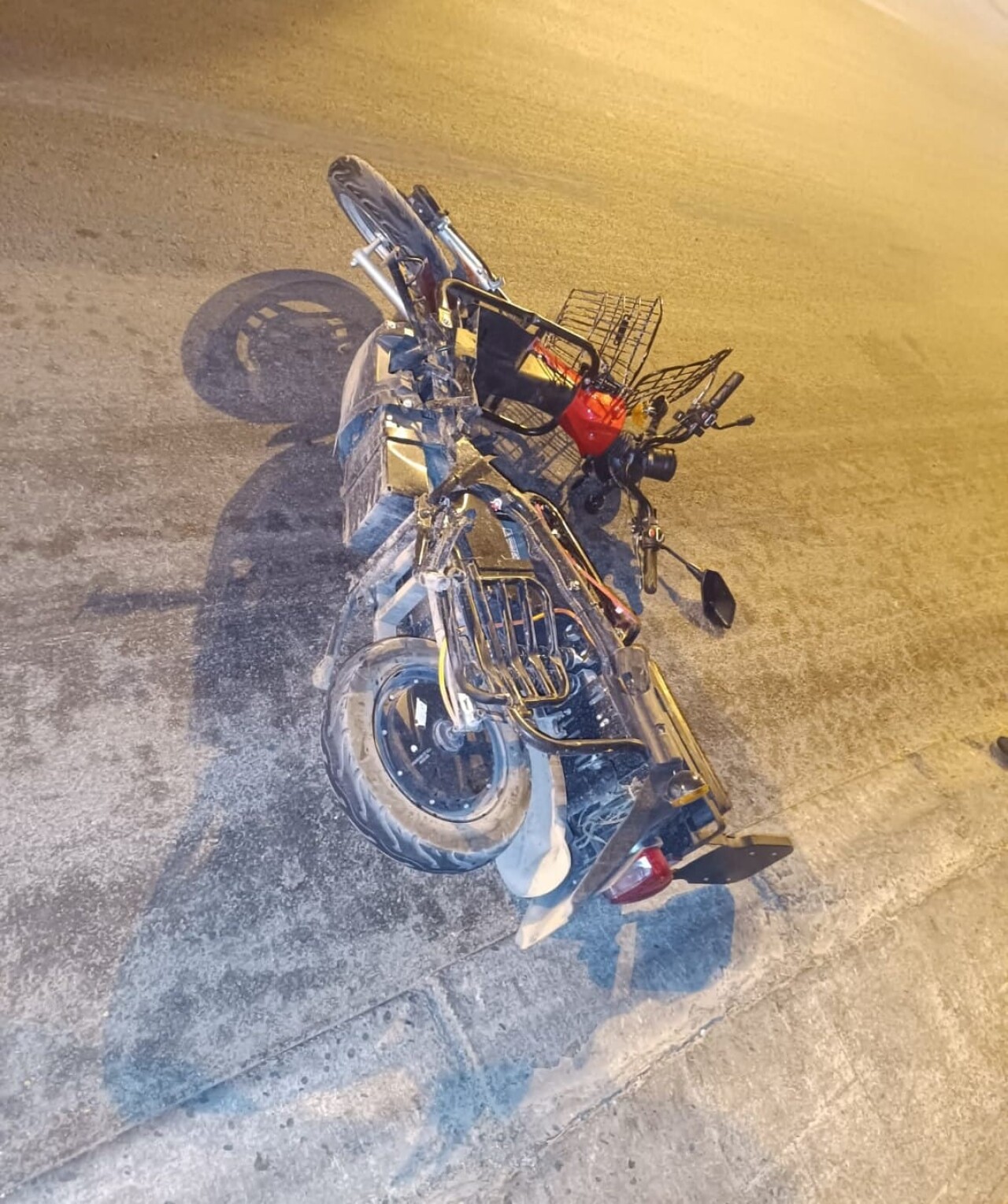 Otomobille çarpışan motosikletin sürücüsü öldü