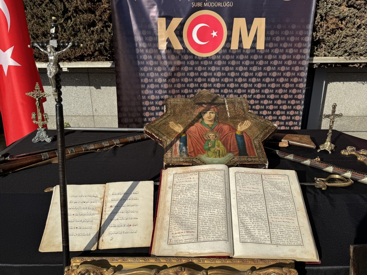 Tarihi eser kaçakçılığı operasyonunda 2 zanlı yakalandı