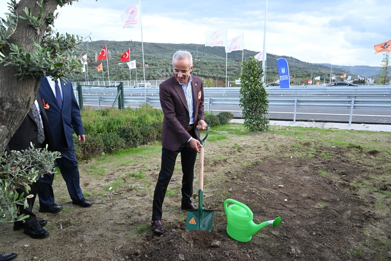 Ulaştırma projeleri kapsamında 96,7 milyon fidan toprakla buluştu