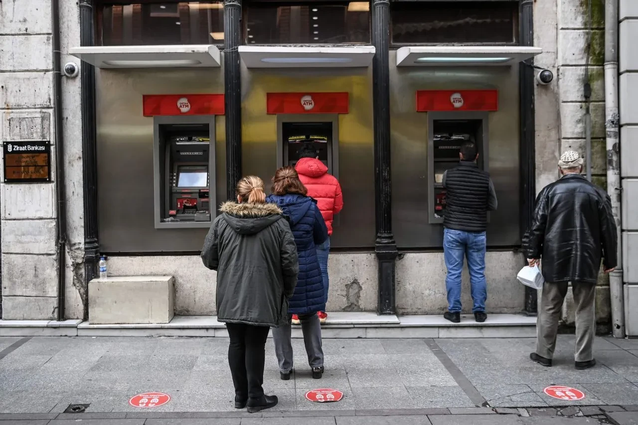 ATM’lerde yeni dönem: Para çekme ve yatırma işlemleri değişiyor