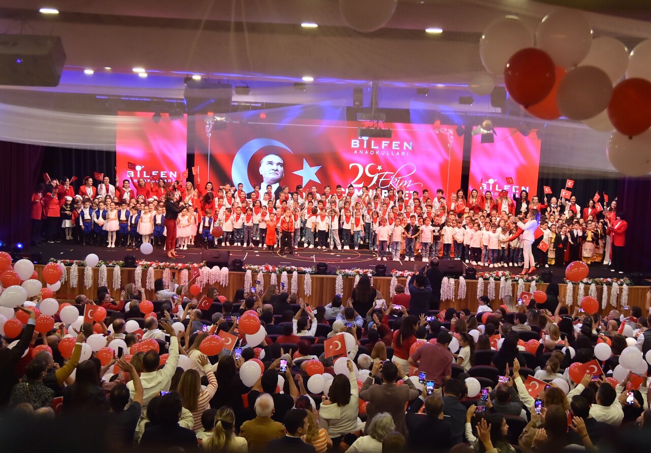 Bilfen Anaokulları'nda Cumhuriyet'in ikinci yüz yılının ilk bayramı kutlandı