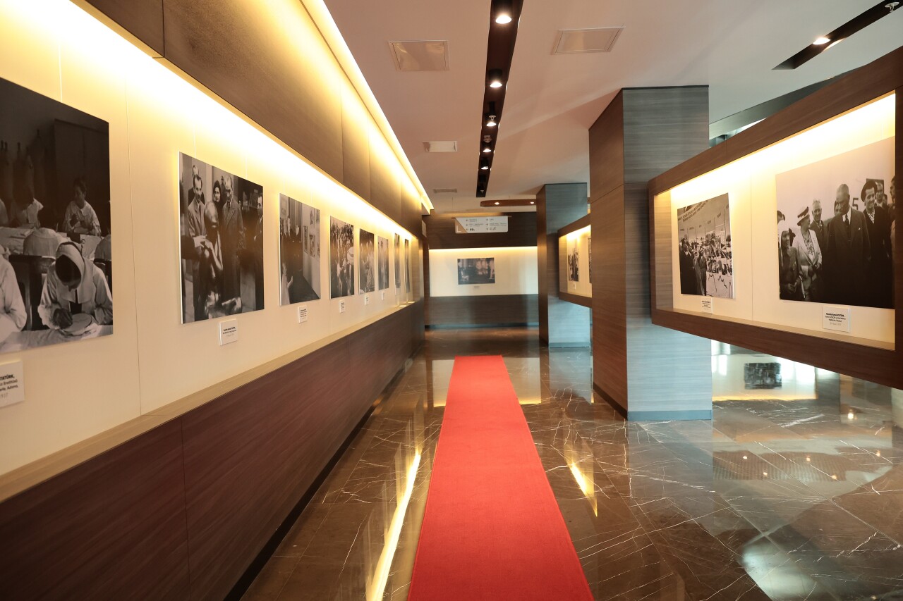 Cumhuriyetin Işığında Atatürk ve Sanat Sergisi Memorial’da