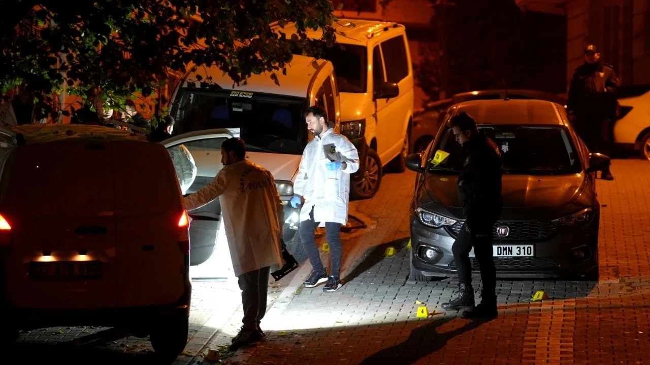 Kardeşini silahla vurarak öldüren şüpheli, kendisini eve kilitledi