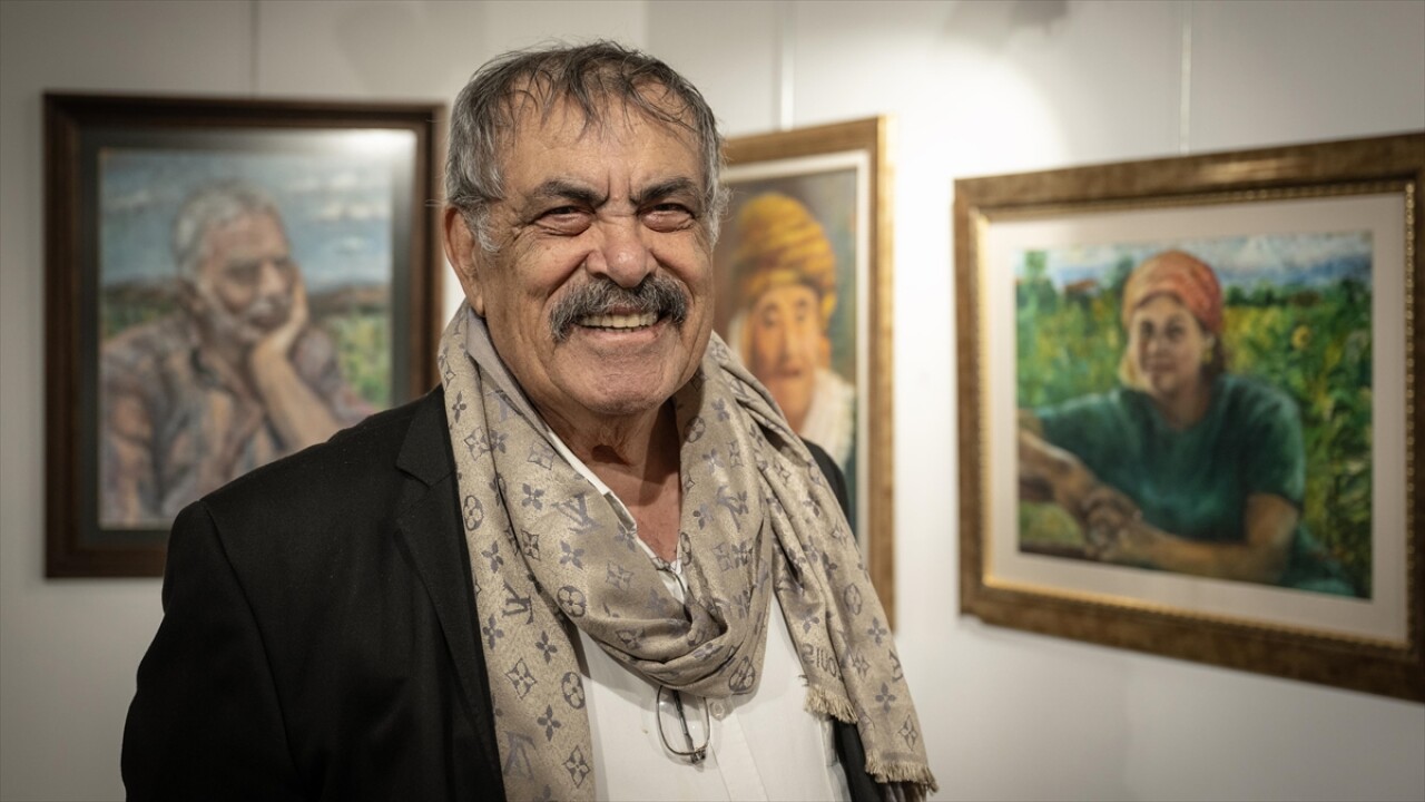 Ressam Kibarkaya'nın "Parmak İzlerim" adlı sergisi başkentte açıldı