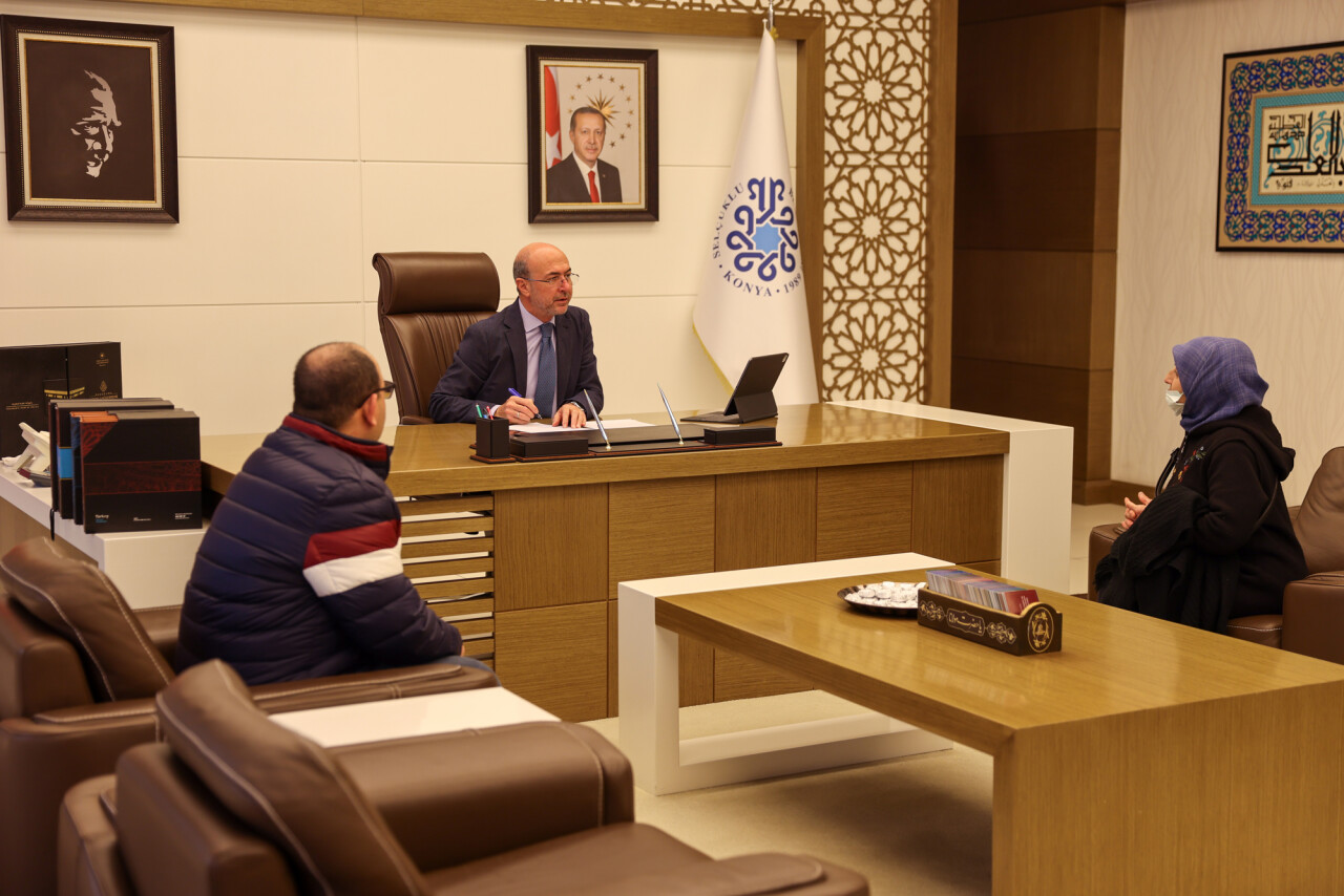 Selçuklu Belediye Başkanı Ahmet Pekyatırmacı vatandaşları tek tek dinledi