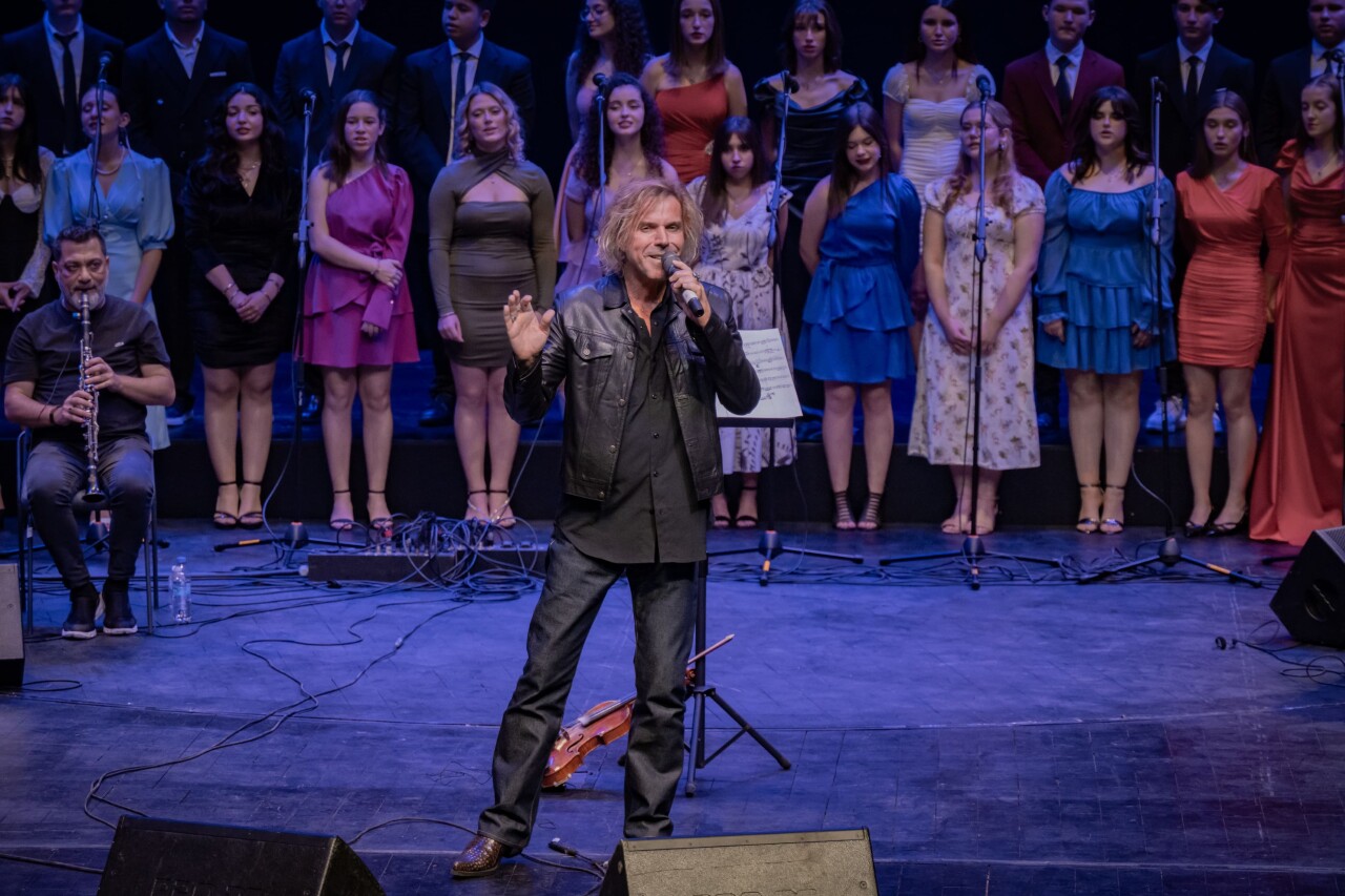 Soner Arıca'yı Duygulandıran Konser