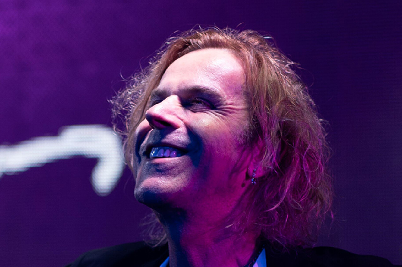 Soner Arıca’ya Öğretmenler Korosu