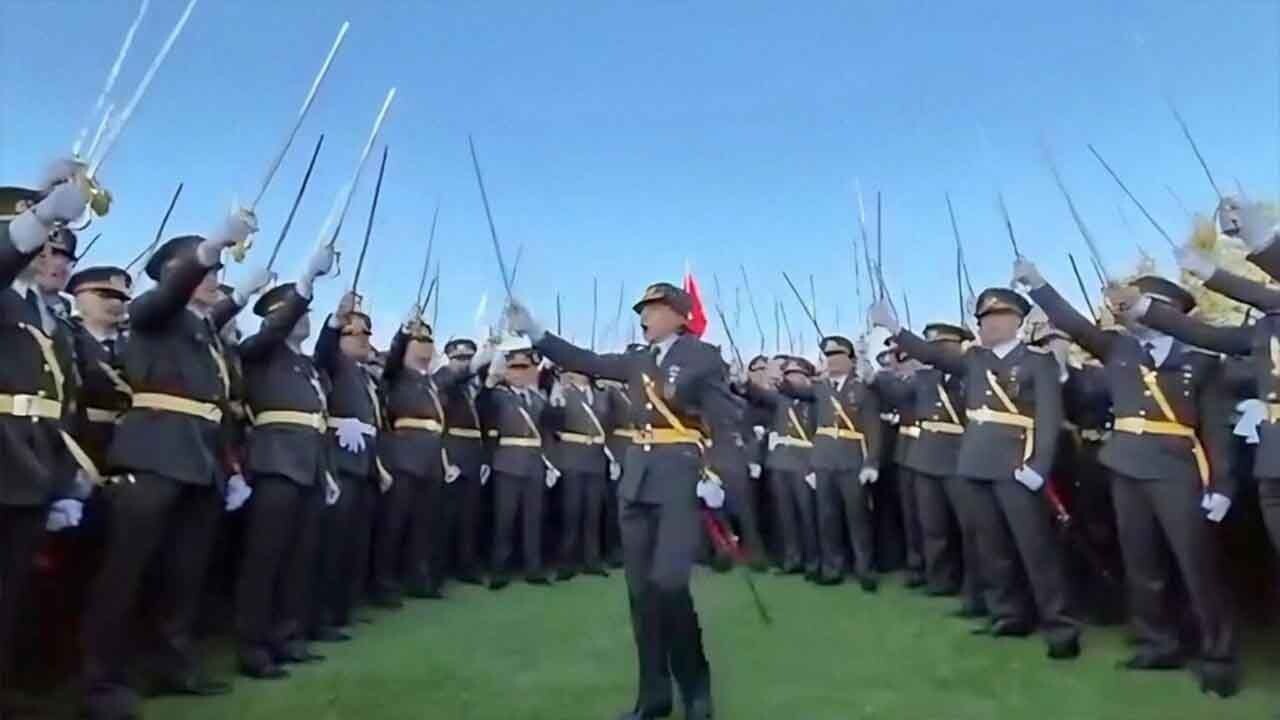 Teğmenlerin kılıçlı yeminiyle ilgili MSB'den yeni açıklama