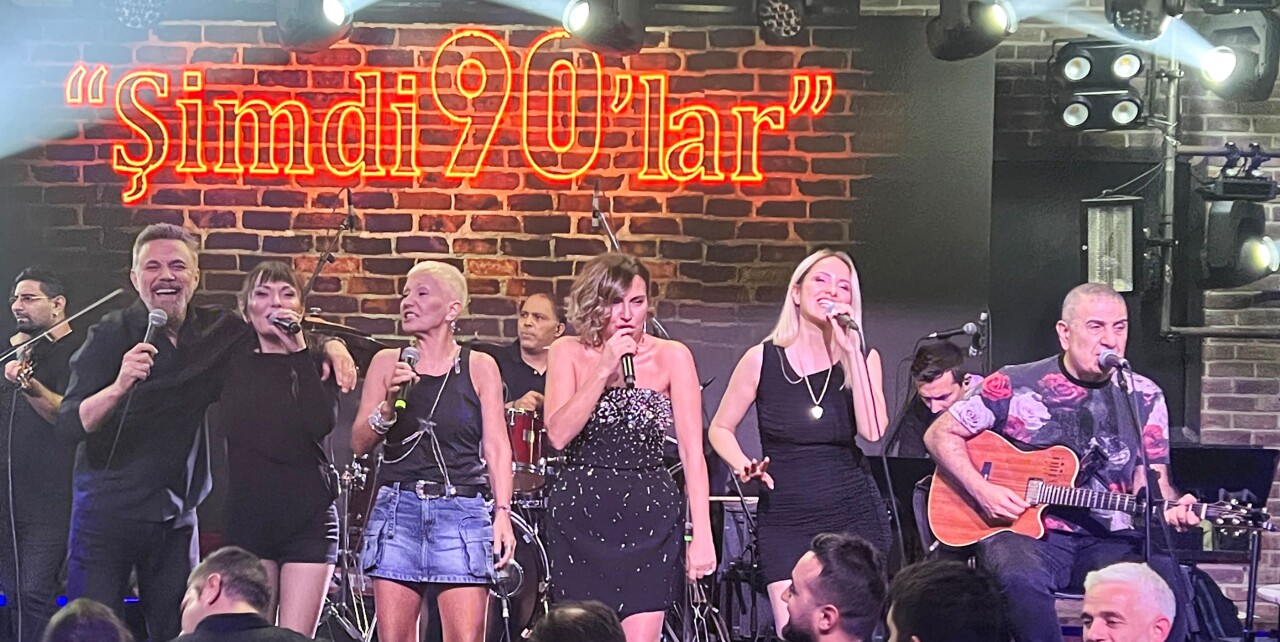 Şimdi 90'lardan parlayan açılış