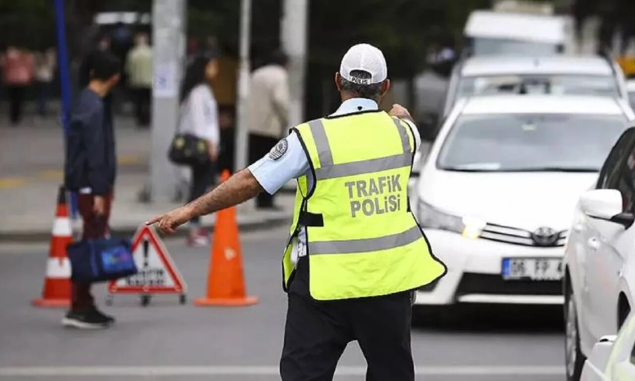 2025 Trafik Cezaları Listesi, 2025 Kırmızı Işık Cezası Kaç Lira, Hız Sınırı Cezası Kaç TL Oldu?