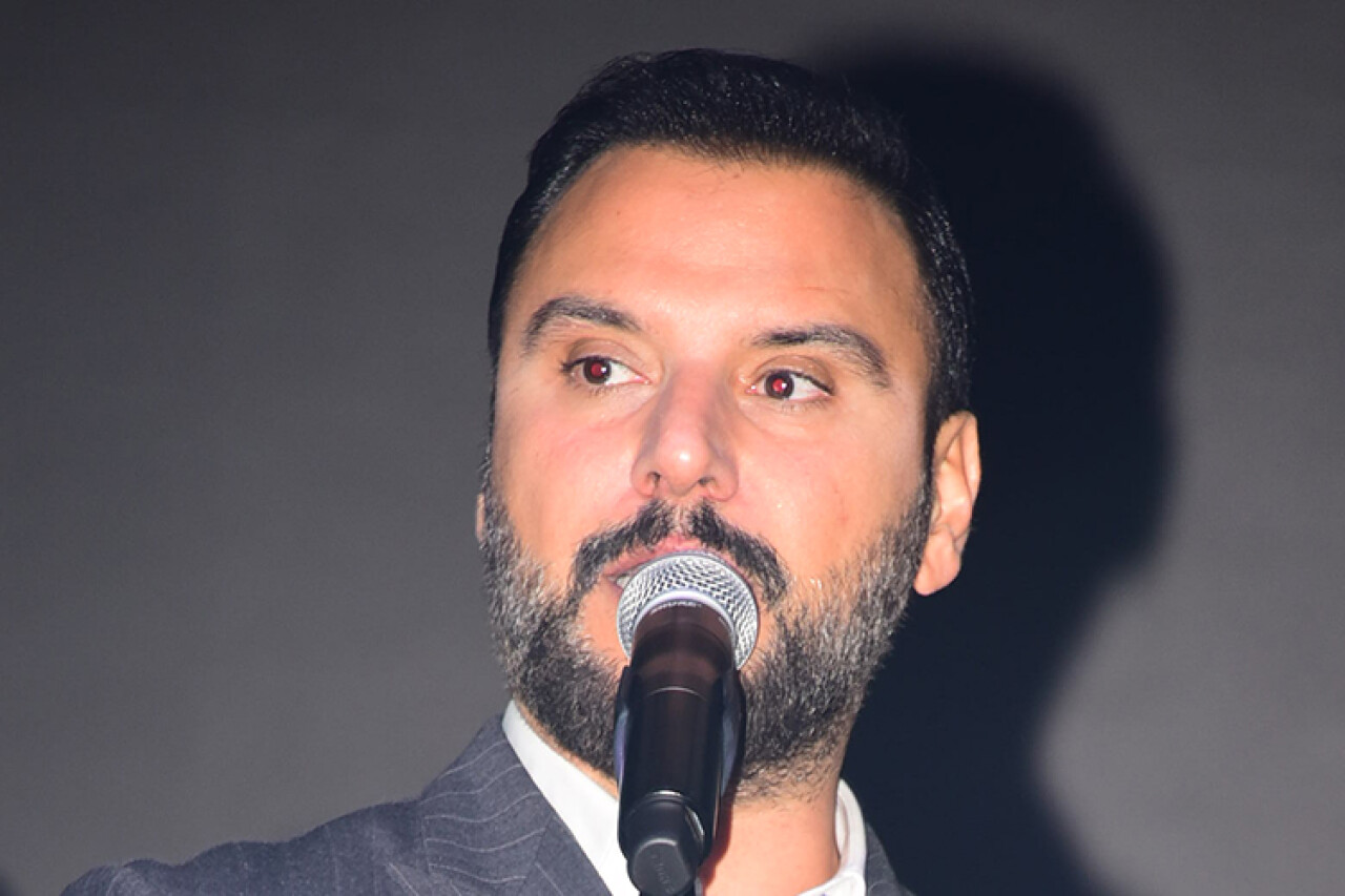 Alişan'dan Kıbrıs'ta Unutulmaz Gece: Hayranlarına Klipte Rol Fırsatı!