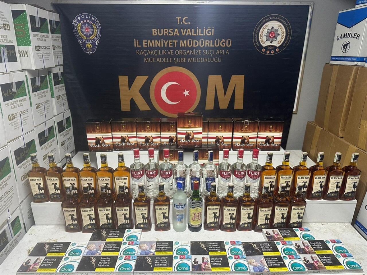 Bursa'da "Çengel-12" operasyonunda 5 bin 740 şişe sahte alkol ele geçirildi