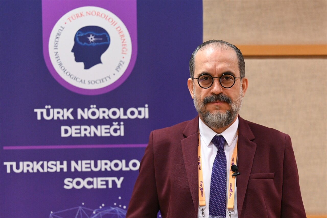 Gençlerin nöbet geçirmesine rağmen epilepsiyi kabullenmemesi tedavi sürecini geciktiriyor