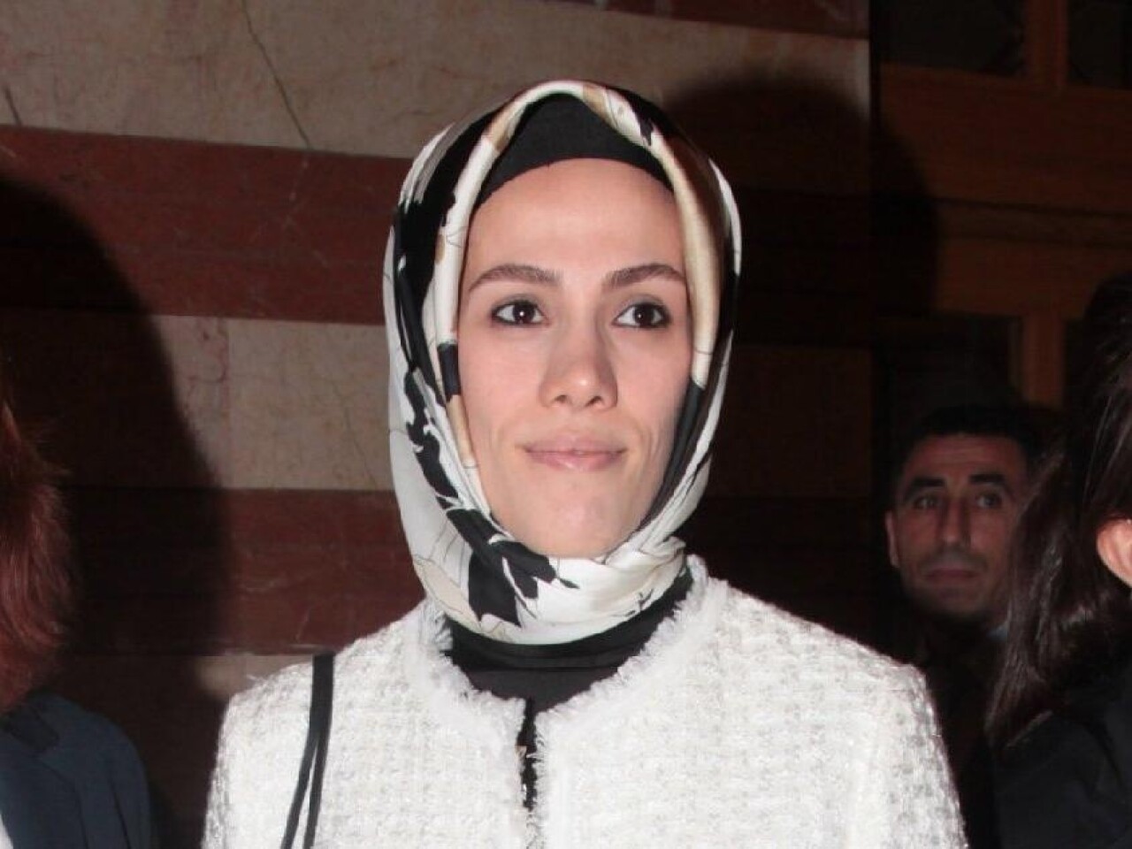 Esra Erdoğan Albayrak Kimdir, Kimin Eşi, Ne İş Yapar, Kiminle Evli, Yaşı Kaç, Ne Doktoru, Mesleği Ne?