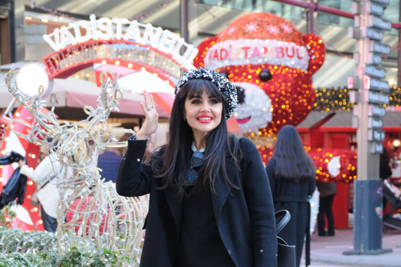 Günel Zeynalova yılbaşı alışverişinde