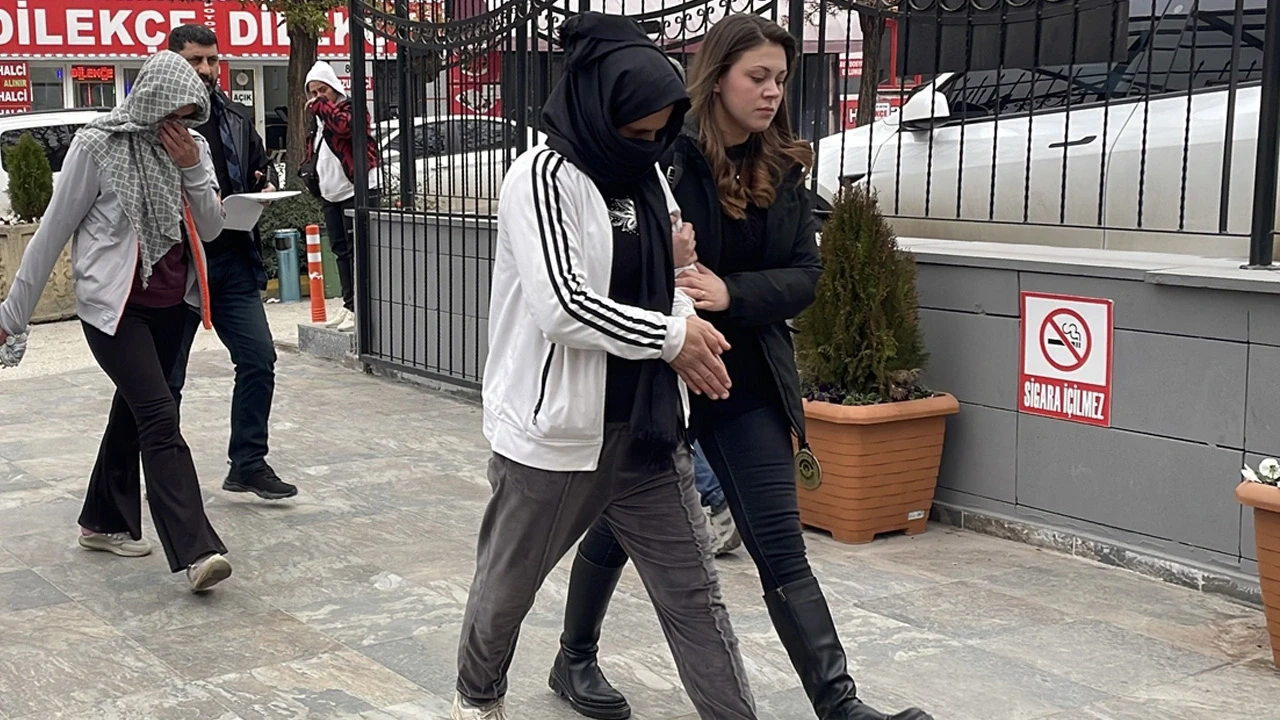 Cezaevine girmemek için sürekli hamile kalıyor!