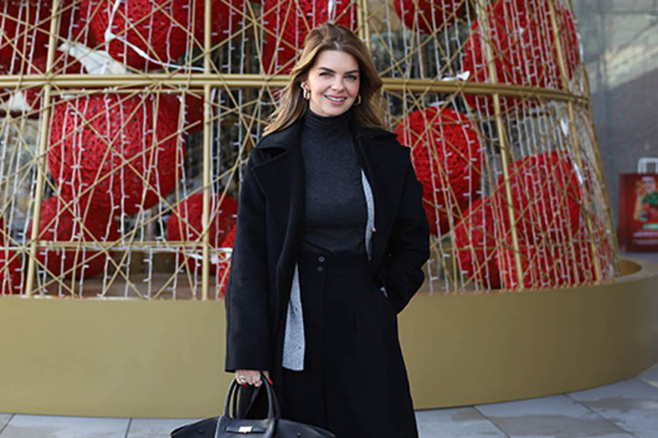 Pelin Karahan güzelliğiyle büyüledi