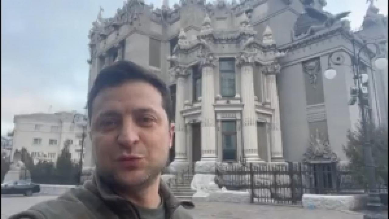 Zelenski Rusya'ya yine meydan okudu: Silahları bırakmayacağız