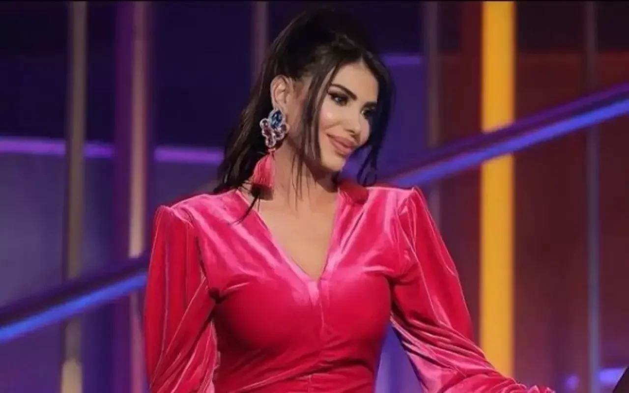 Türk şarkıcı Hatice’ye Paris Hilton sürprizi! 3