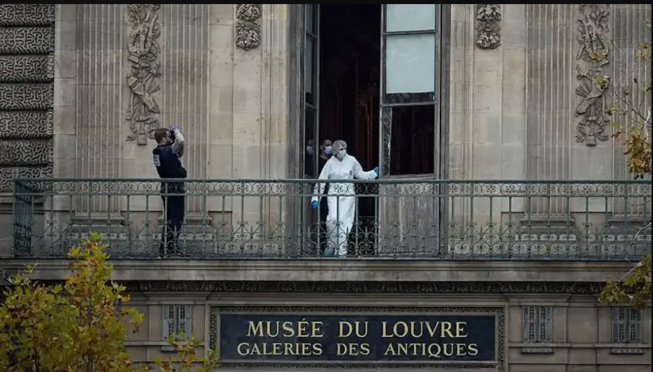 Louvre Müzesi’nde Şok Soygun! Çalınan Mücevherler ve Efsanevi Eserler Ortadan Kayboldu 2