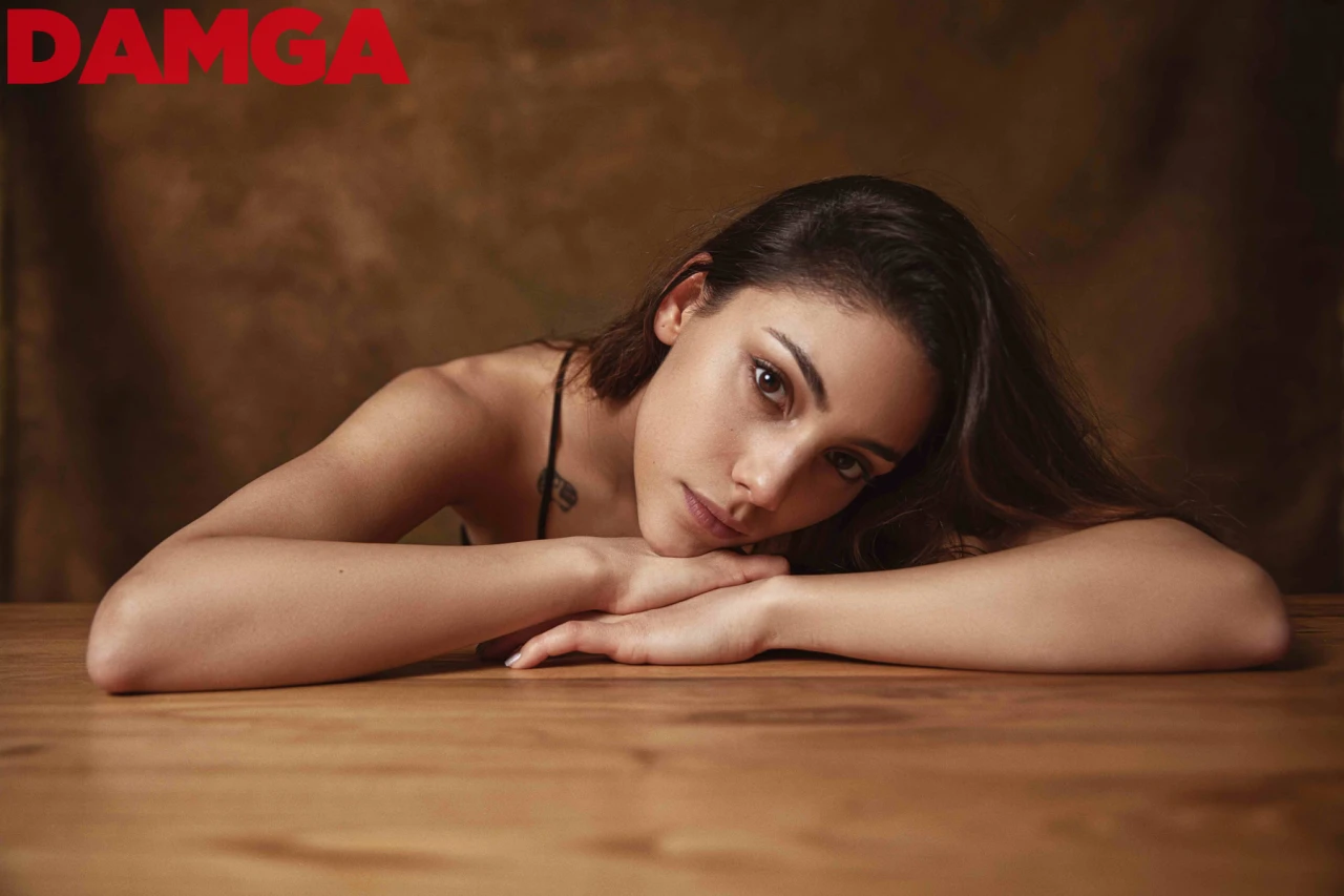 Uzak Şehir dizisi Zerrin Albora Kimdir: Kaç Yaşında, Aslen Nerelidir? Detaylar!