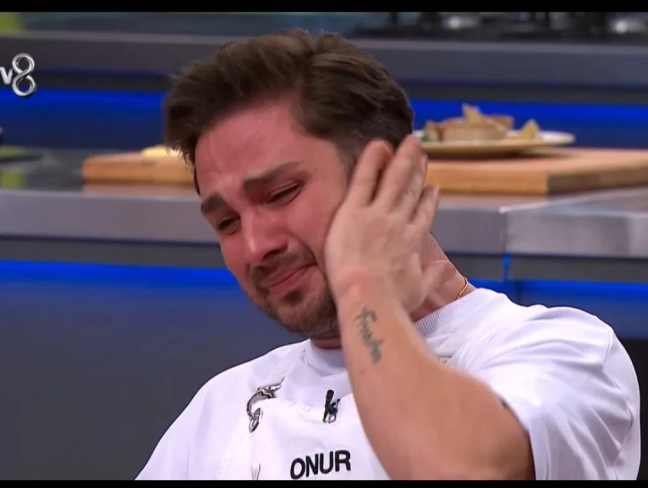MasterChef Onur’un Gözyaşları Şoke Etti! “Hiç İyi Değilim Şefim” Diyerek Ağladı