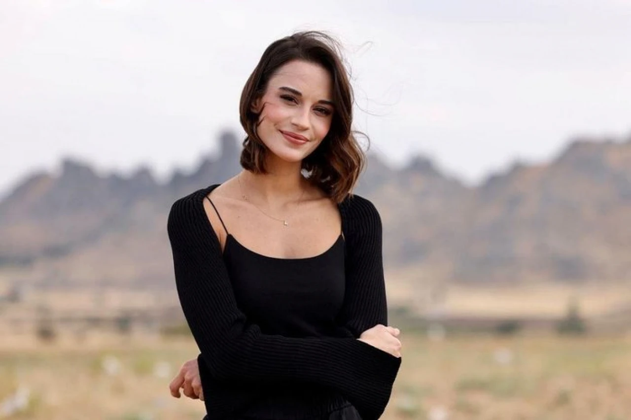 Zembilli Dizisi Esma Kimdir, Evli Mi, Kaç Yaşında, Nereli, Boyu Kilosu, Oyunculuk Kariyeri