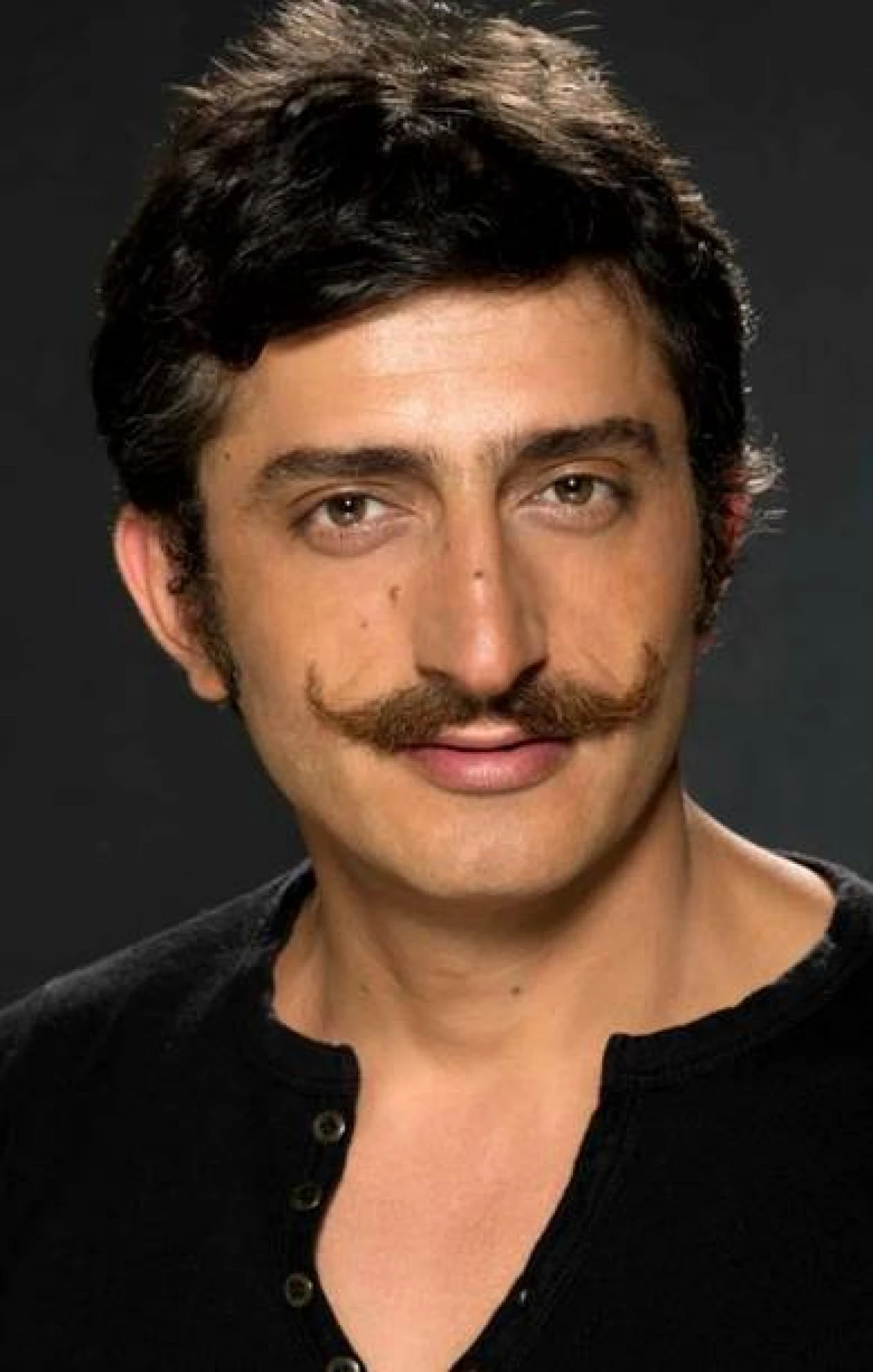 Oyuncu Metin Keçeci Kimdir?Aslen Nereli, Kaç Yaşında? Tiyatrocu mu, artist mi, dizileri ve filmleri var mı?