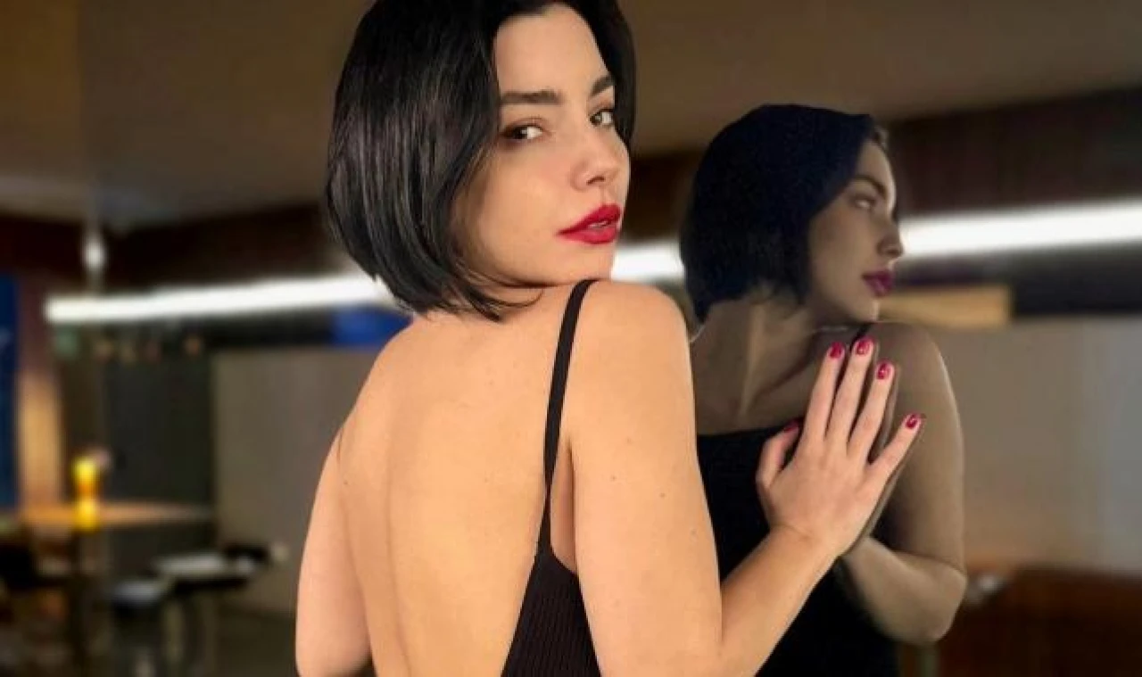 Merve Boluğur'un Deri Elbisesi Tepki Topladı: Takipçileri “Lütfen Sil” Dedi