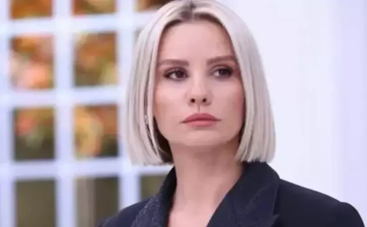 Esra Erol Hastalığı Ne? Neden Yok? Programı Kaldırıldı mı?