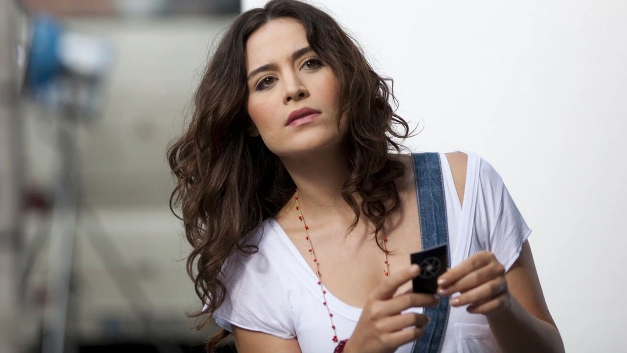 Annem Ankara Dizisi Sevinç Kimdir? Belçim Bilgin Hikâyeye Dâhil Oluyor