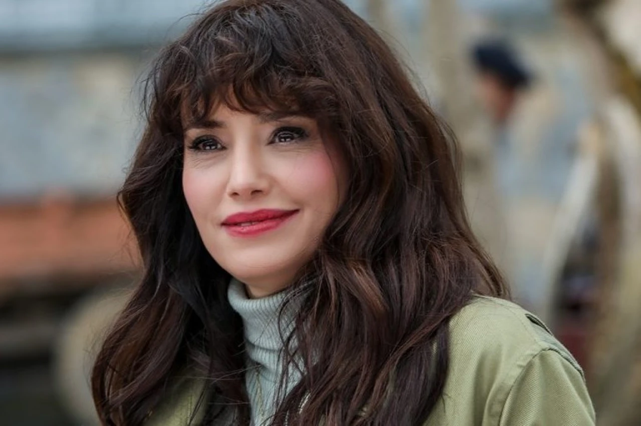 Nehir Erdoğan Setlere Yeni Dizi “Mira” ile Geri Dönüyor!