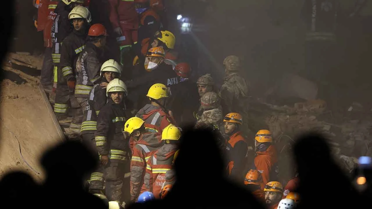 Konya Yıkılan Bina Ölen Var Mı, Kaç Kişi? Kimlikleri Belli Oldu Mu?