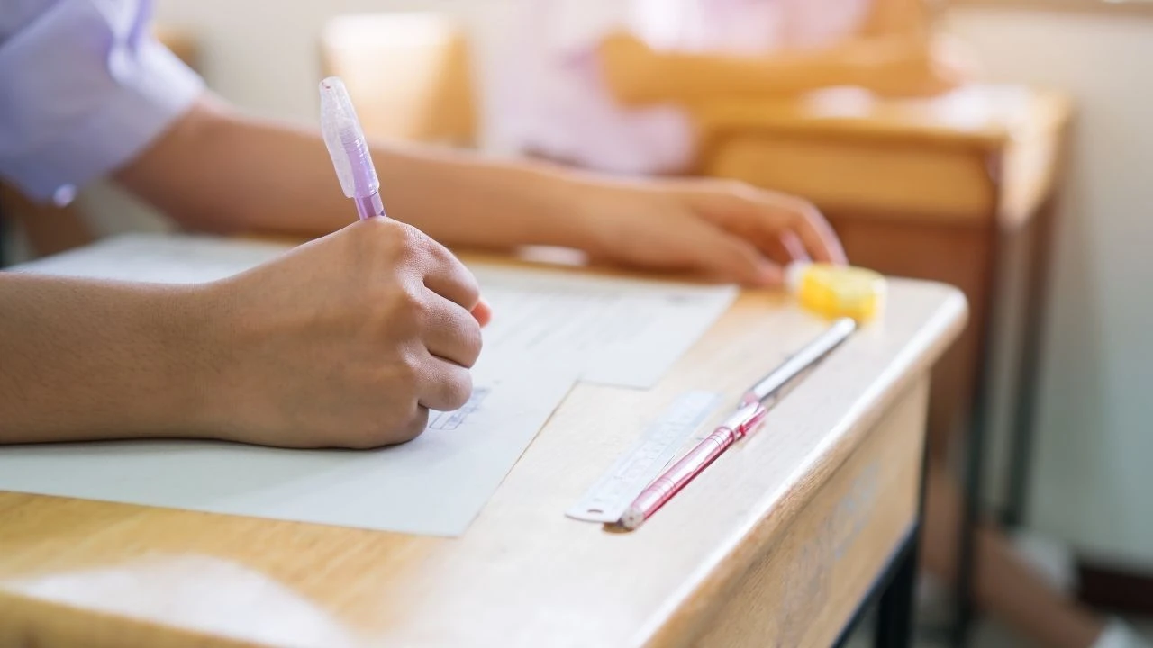 15 Tatilde Okullar Açık mı? 15 Tatil Ne Zaman Bitiyor, Hangi Hafta ve Günde?