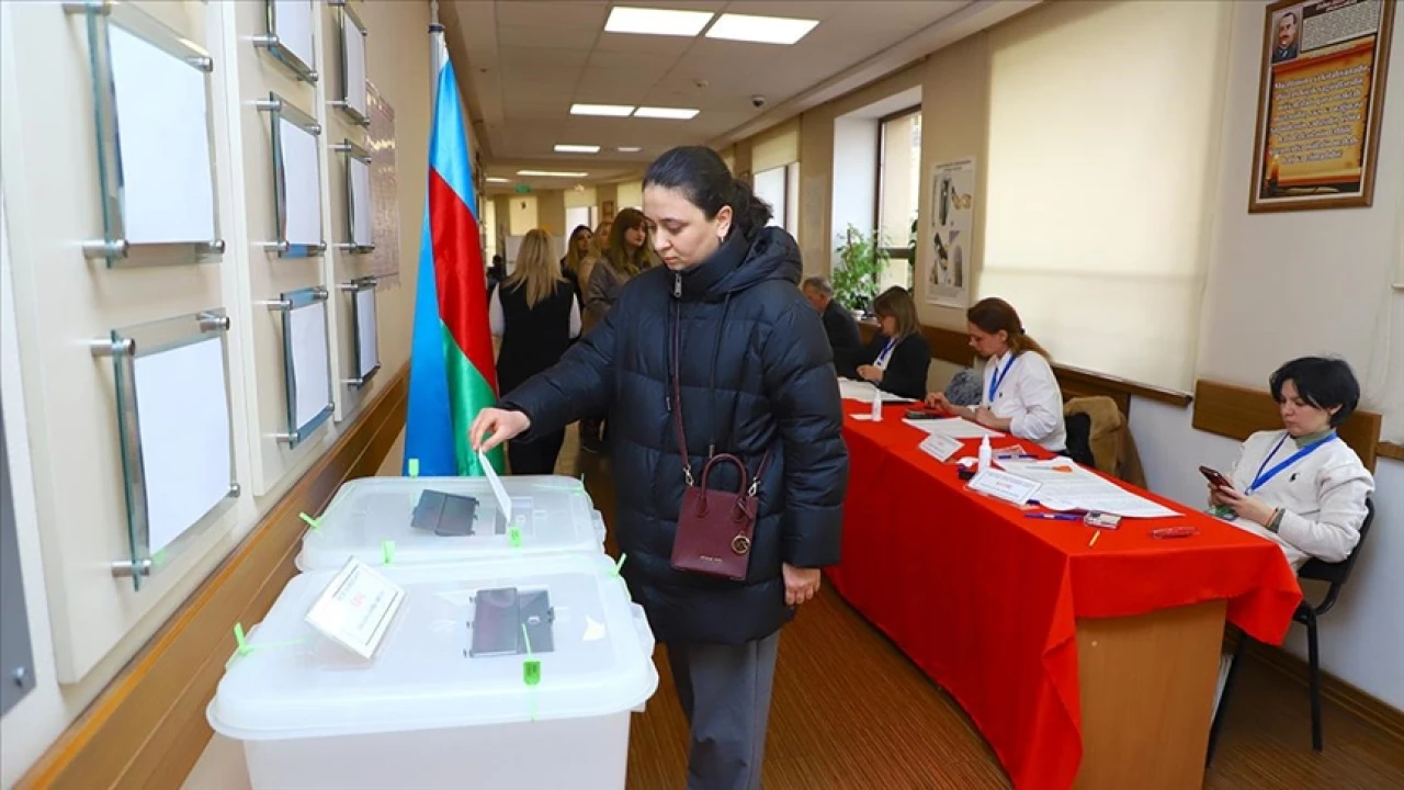Azerbaycan'da yerel seçim heyecanı: 16 bin aday meclis üyeliği için yarışıyor