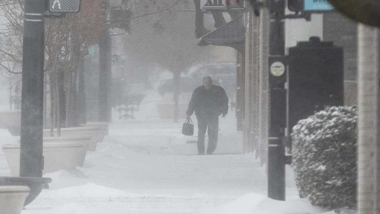 Çok nadir görülen kar fırtınası ve dondurucu soğuk can aldı: 10 kişi öldü