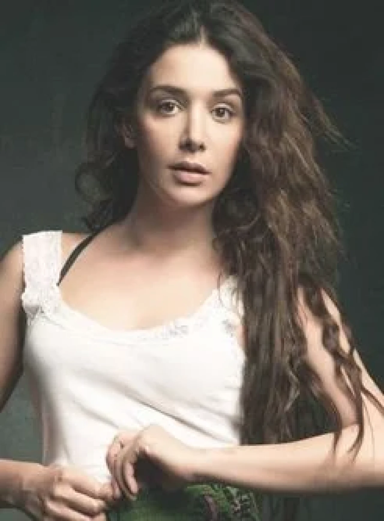 Oyuncu Algı Eke, Ayşe Barım’a Dair Çarpıcı İtiraflarda Bulundu: "Hakları Satın Alıp Kendi Ekibini Yerleştirdi"