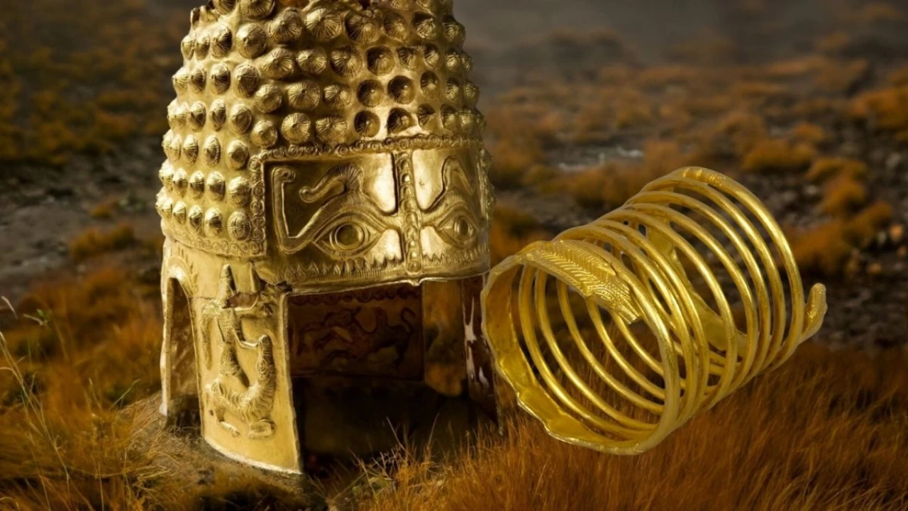 Hollanda’da büyük müze soygunu! Altın miğferi çaldılar