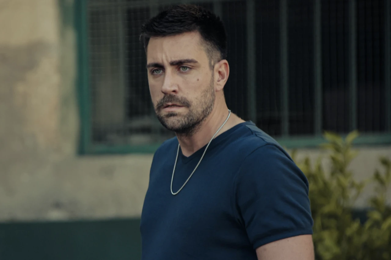 Şakir Paşa Ailesi Dizisinde Çağlar Ertuğrul, Suat Şakir Kabağaçlı Rolüyle Geliyor mu?