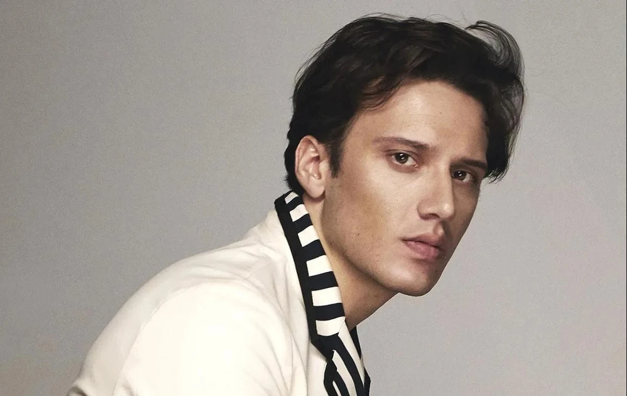 Şarkıcı Edis Kimdir, Aslen Nereli, Kaç Yaşında, Sevgilisi Kim? Özel Hayatı ve Biyografisi! Şarkıları Neler, Nasıl Ünlü Oldu?