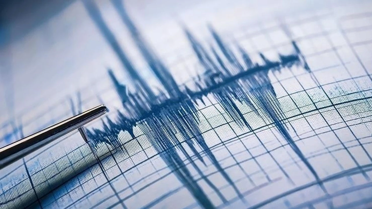 Ülkede büyük panik! 5,7 büyüklüğünde deprem oldu
