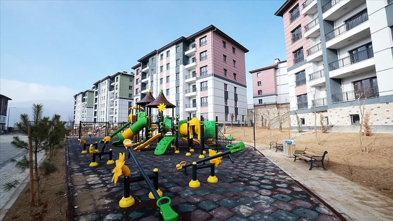 Deprem Bölgesindeki Konut Teslimi Devam Ediyor: Konutların Yüzde 45'i Teslim Edildi